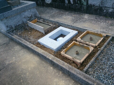 美濃市で墓石リフォーム工事 納骨室設置