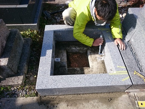 大垣市 羽衣霊園で新しい墓石の外柵設置、大垣北部霊園で新しい墓石の建立