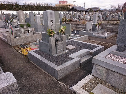 美濃加茂市 花堅墓地で墓石リフォーム工事、解体工事