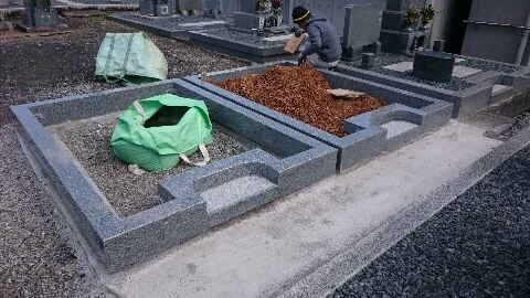 大垣市 昼飯霊苑で墓地整備、海津市で新しい墓石の外柵設置工事
