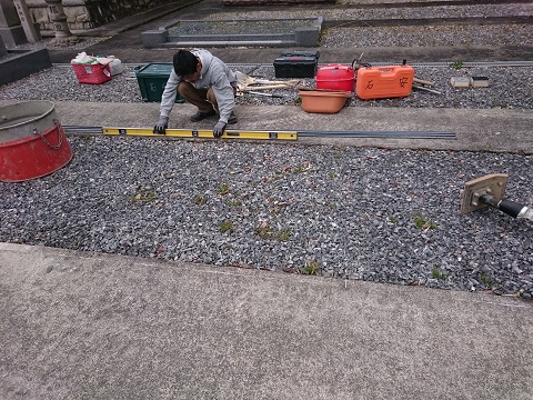 大垣市 国分寺様で墓石工事、基礎コンクリート打ち