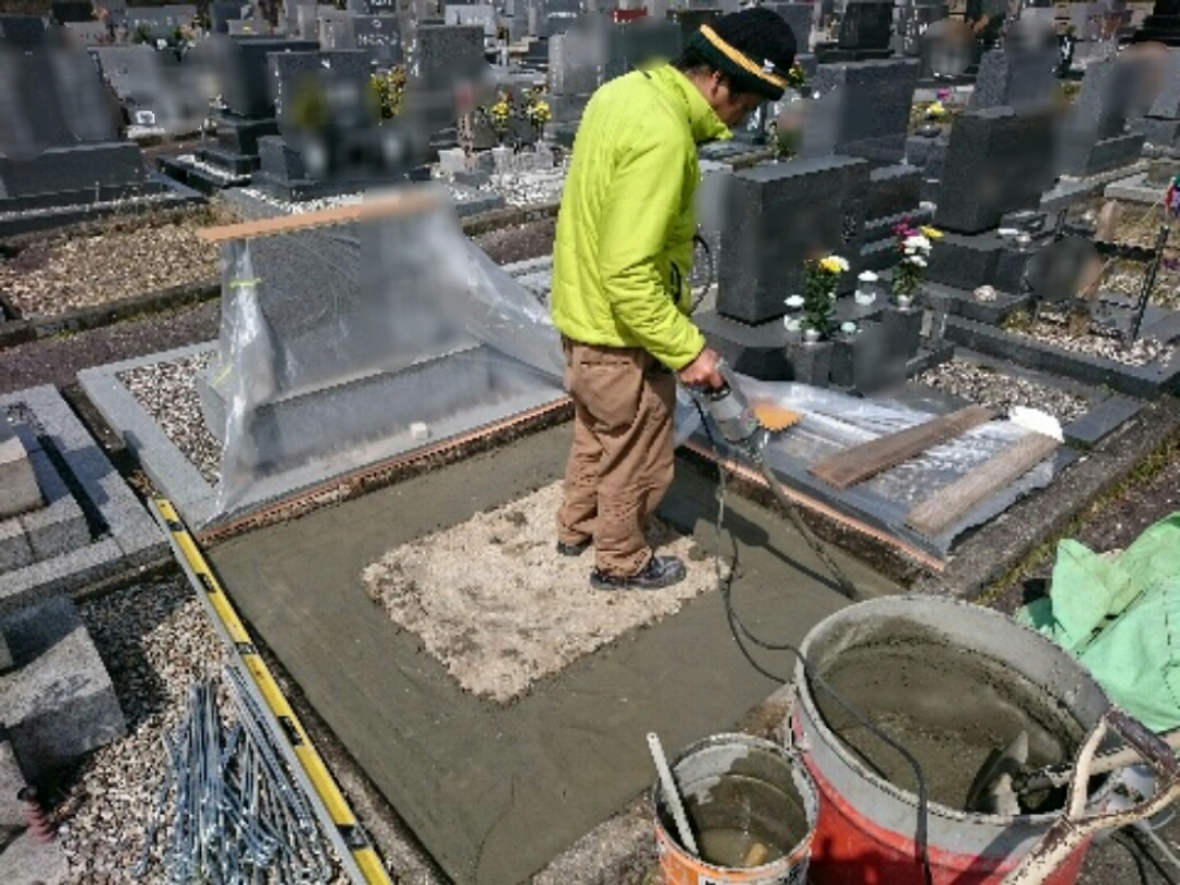 美濃加茂市で新しいお墓の建立工事、基礎工事