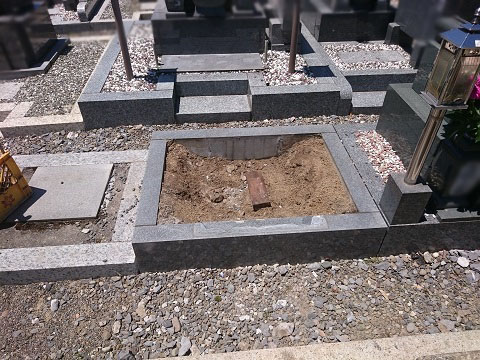 大垣市 専光寺様で墓石の解体工事２件