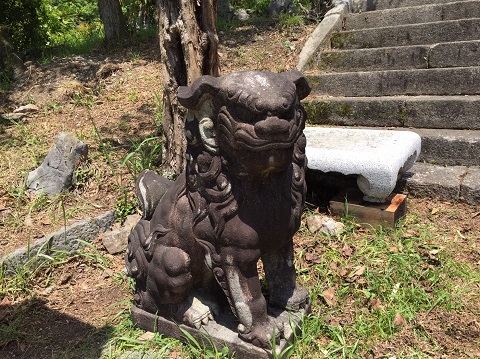 大垣市 八王子神社様で狛犬と燈籠のクリーニング、工場内で出荷準備