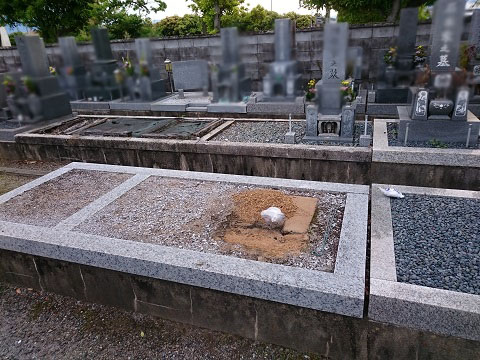 大垣市 興福寺墓地で墓石リフォーム工事、解体工事