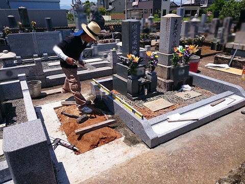 大垣市 小野町墓地で外柵設置工事