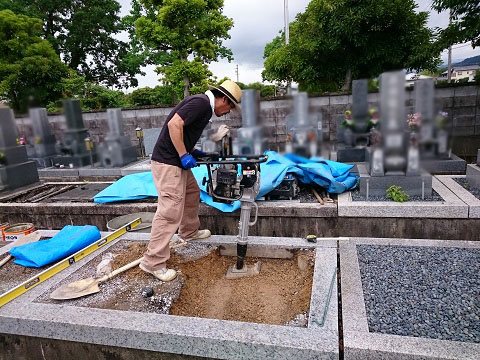大垣市 興福寺町墓地で墓石リフォーム工事、墓石建立