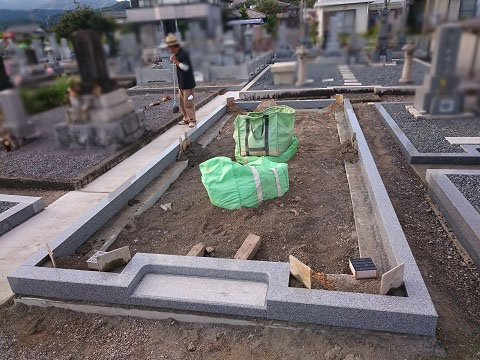 大垣市 昼飯霊苑で墓石リフォーム工事、外柵設置