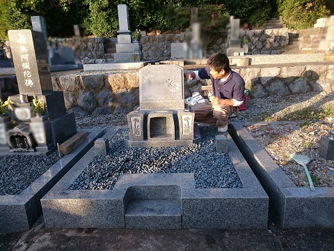 大垣市 勝山南墓地で新しい洋型墓石の建立工事