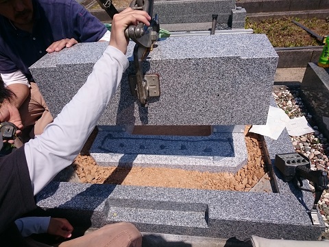 羽島市 不破一色墓地で日本加工大島石の墓石建立工事