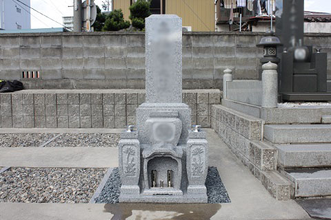 大垣市 本顕寺様で日本加工 茨城県産真壁小目の尺角の墓石建立工事