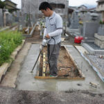 大垣市 熊野墓地で墓石リフォーム②基礎コンクリート