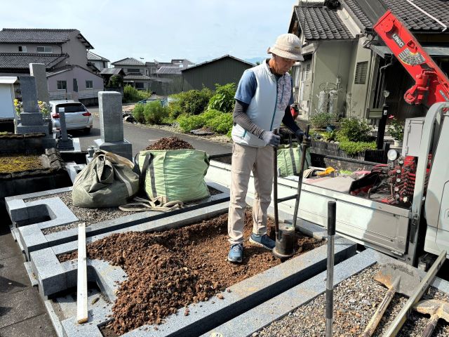 大垣市昼飯霊苑　新しい墓石の建立　③墓石の建立