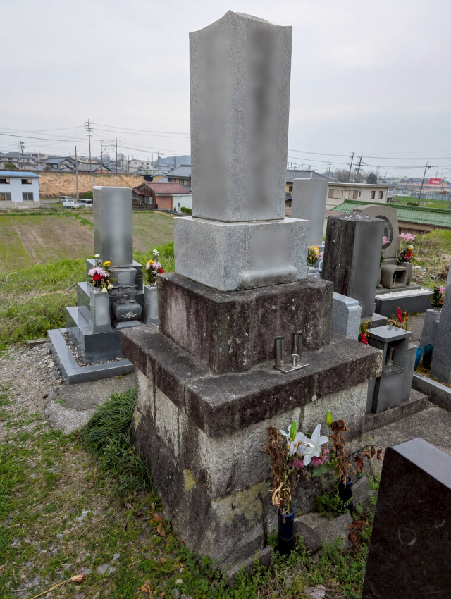 大垣市粉糠山墓地 お墓じまい工事 ①墓石解体