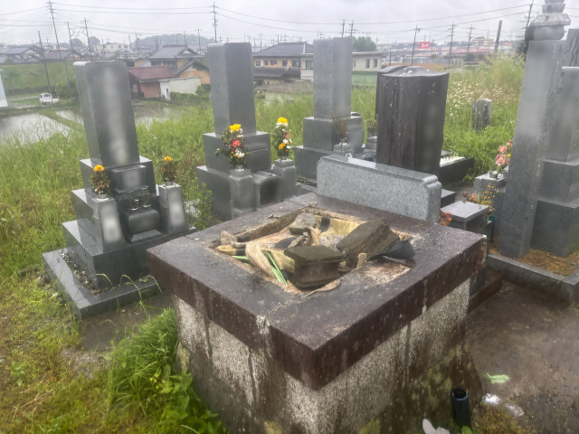 大垣市粉糠山墓地 お墓じまい工事 ①墓石解体